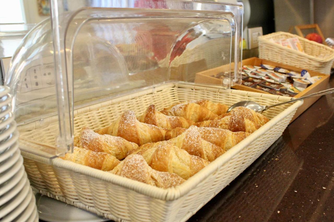 Hotel Adigrat リッチョーネ エクステリア 写真