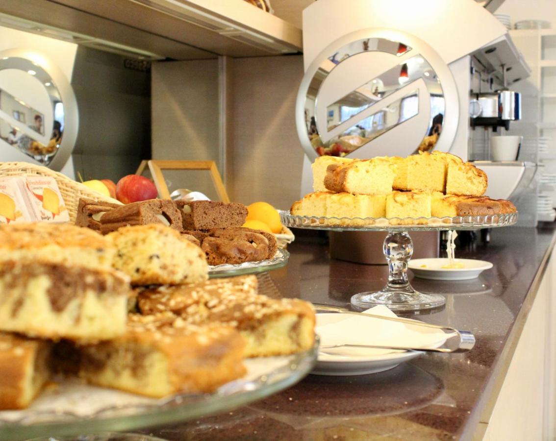 Hotel Adigrat リッチョーネ エクステリア 写真