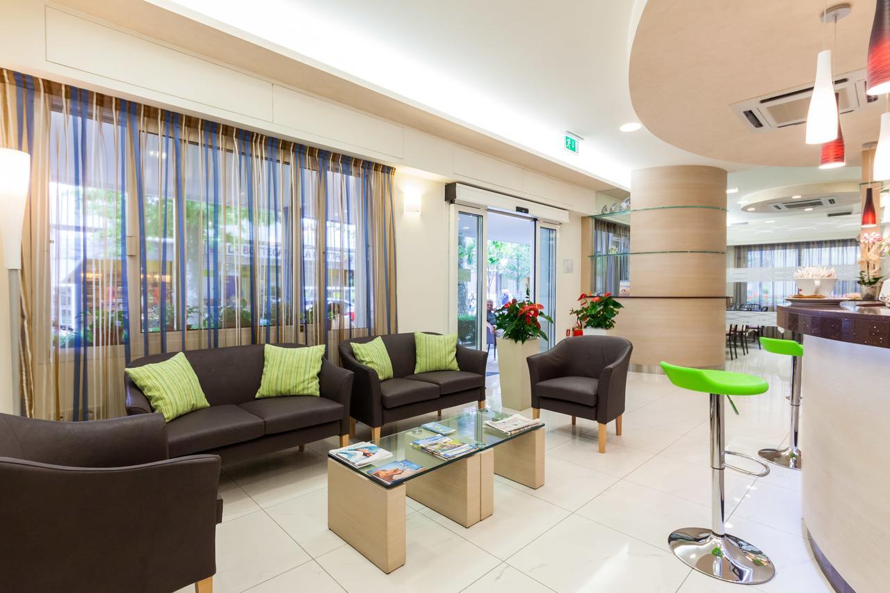 Hotel Adigrat リッチョーネ エクステリア 写真