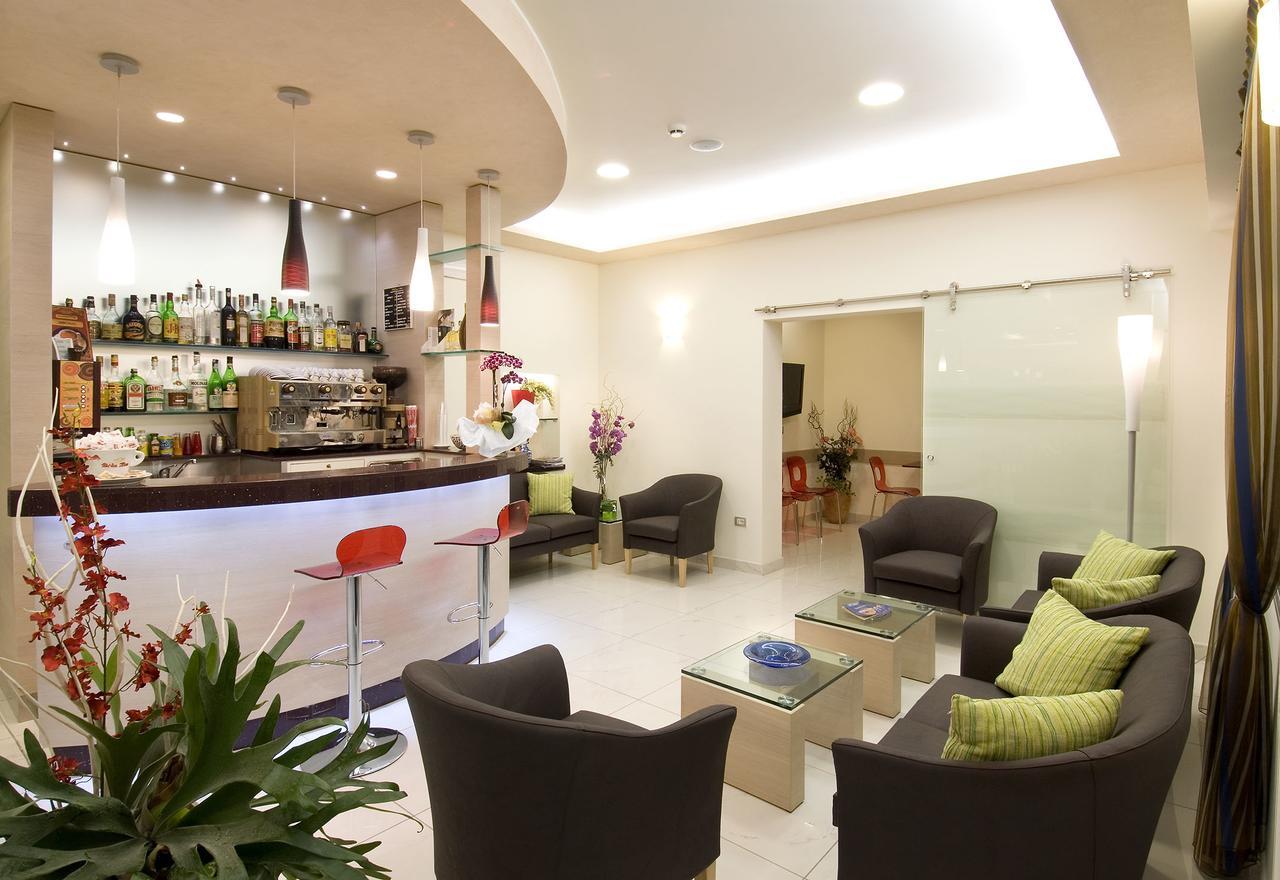 Hotel Adigrat リッチョーネ エクステリア 写真