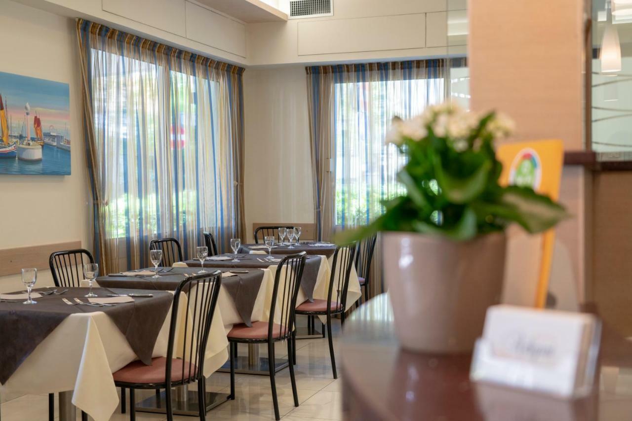 Hotel Adigrat リッチョーネ エクステリア 写真
